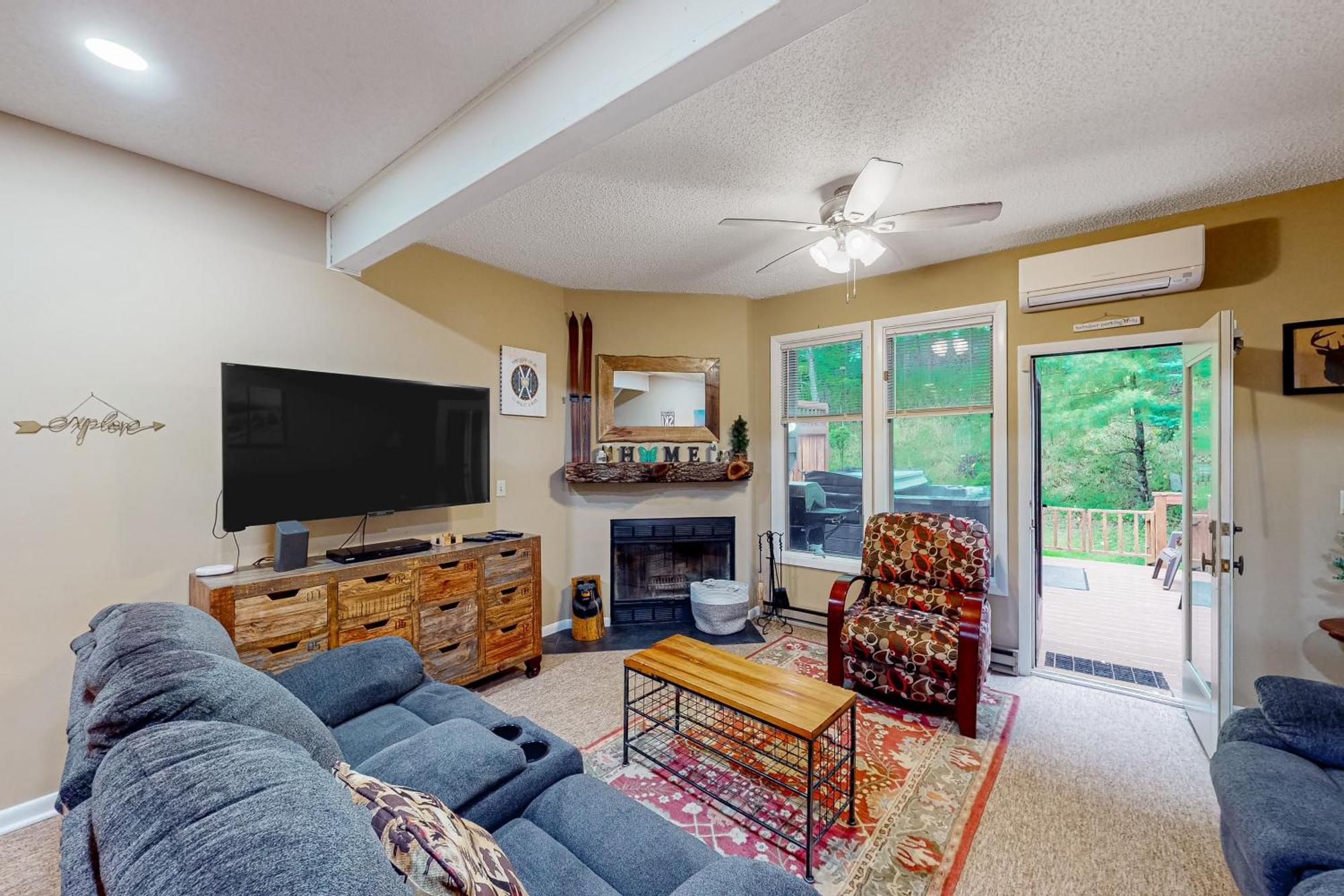 Leinemann Ski Haus McHenry Room photo